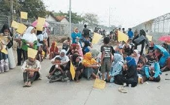 Jalan Perimeter Utara Diblokade Warga