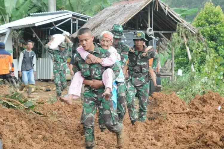 Pengungsi Korban Banjir Lebak Capai 1.140 Warga