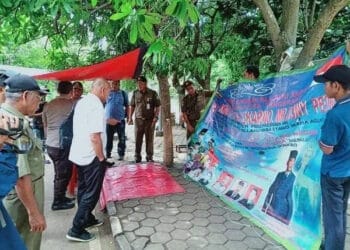 Polisi Selidiki Spanduk King Of The King