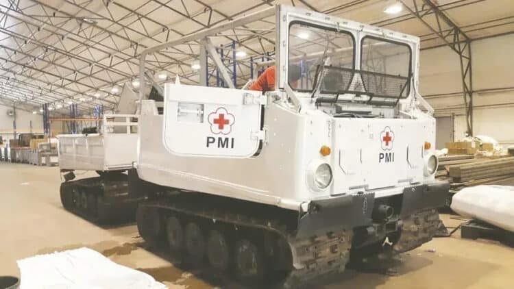 PMI Turunkan Amfibi Hagglunds