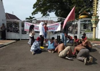 Tolak Proyek Geothermal, Mahasiswa UIN Serang Demo Pemkab