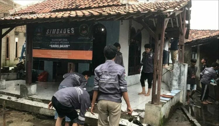 Mahasiswa Unis Ikut Benahi Infastruktur Desa