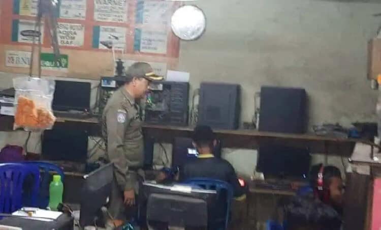 Razia di Warnet, Bocah SD Coba Kelabui Petugas