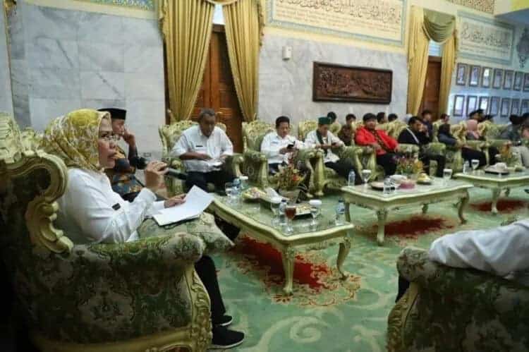Bupati Tatu Siap Bersinergi dengan Mahasiswa