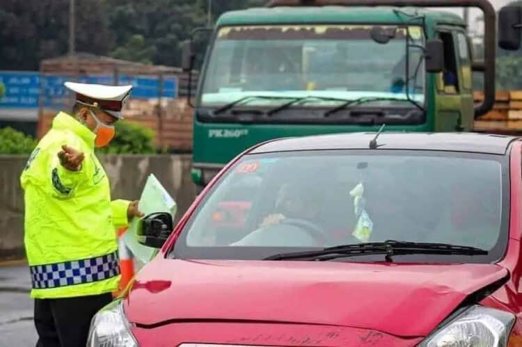 Disekat di Pintu Tol Bitung, 498 Kendaraan Batal Mudik