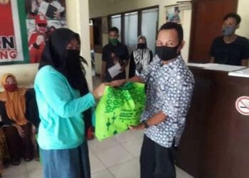 KONI Banten Bagikan Sembako