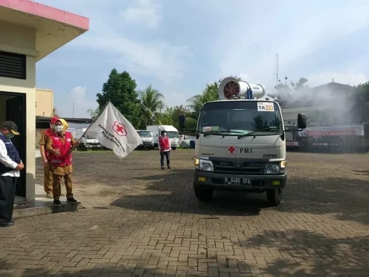 Sterilkan Lingkungan Perumahan Padat, PMI Banten Turunkan Gunner