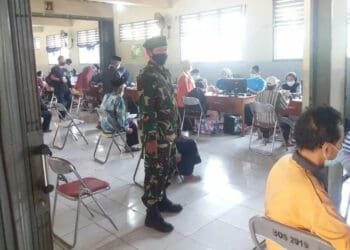Diserbu Penerima, Pencairan Bansos Tunai Ditunda