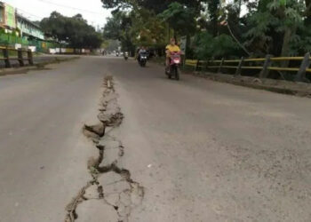 Jembatan Jaletreng Cilenggang Retak-retak
