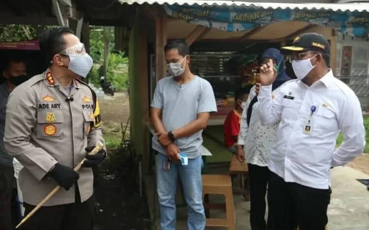 Sosialisasikan New Normal, Kapolresta Tangerang Sambangi Relawan Desa