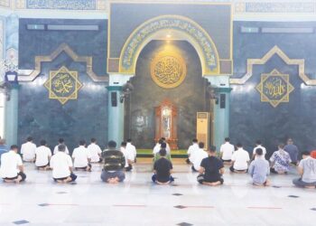 Masjid Raya Al Azhom Kembali Gelar Salat Jumat