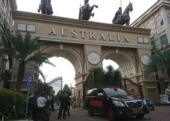 Preman Bersenjata Serang Rumah, Satpam Ditabrak, Ojol Ditembak