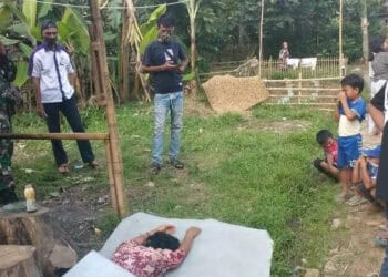 Wanita Tak Dikenal Tak Sadarkan Diri di Pinggir Jalan