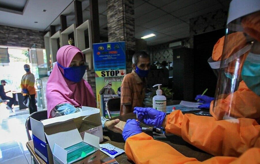 Rapid Test Warga di Zona Merah Kota Tangerang