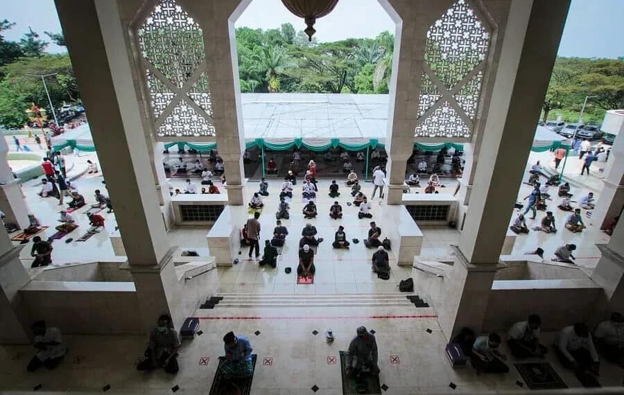 Salat Jumat “Perdana” di Masjid Al-Amjad Tigaraksa