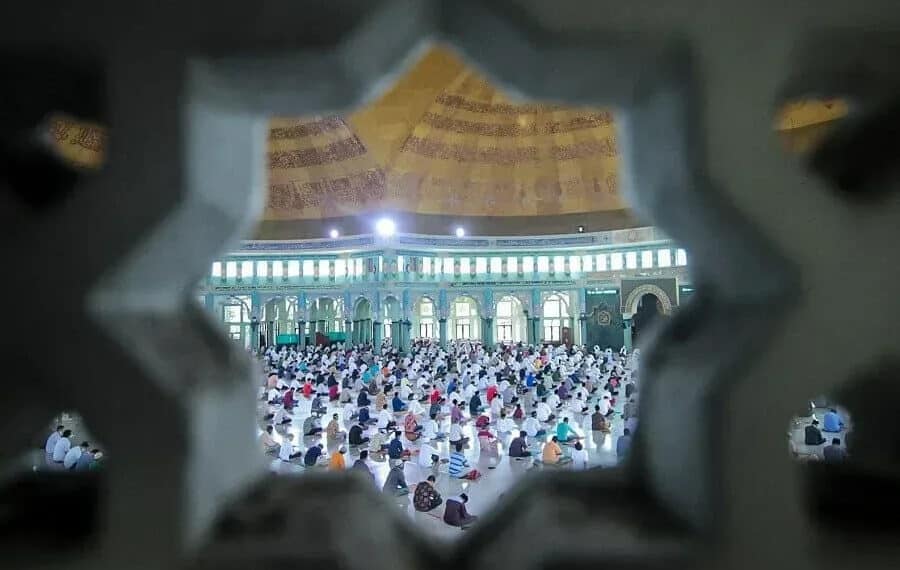 Salat Jumat “Perdana” di Masjid Al-Azhom Kota Tangerang