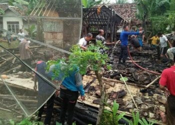 Ditinggal ke Sawah, Rumah Warga Ludes Terbakar