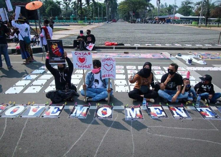 Aksi Love Moment Seniman Tangerang