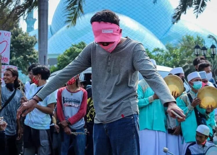Aksi Love Moment Seniman Tangerang