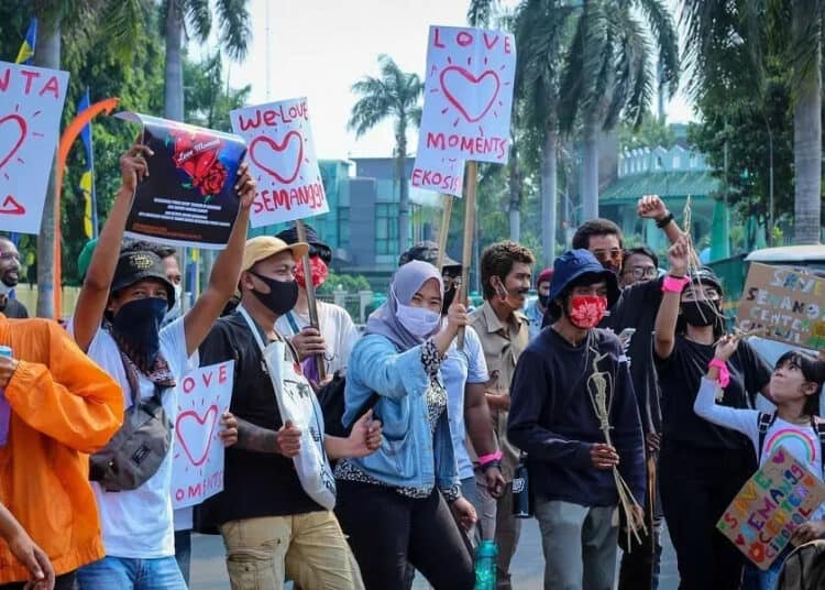 Aksi Love Moment Seniman Tangerang