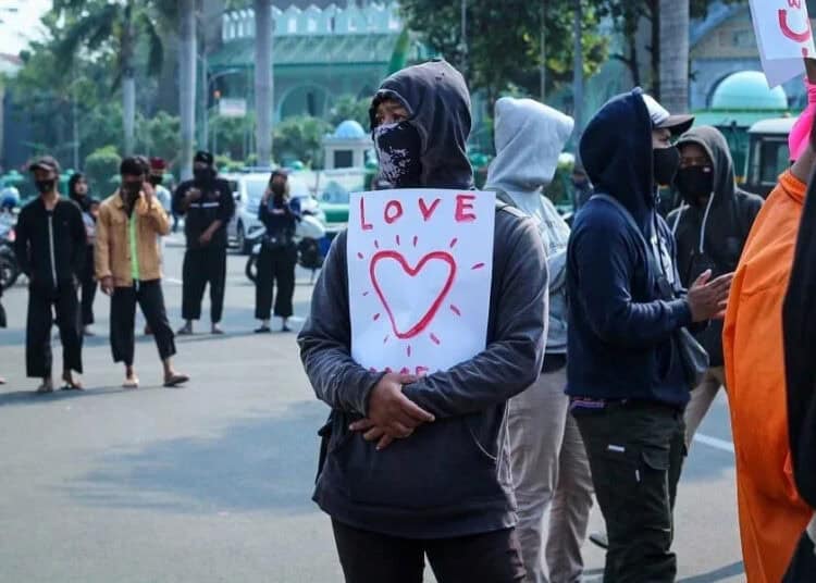 Aksi Love Moment Seniman Tangerang