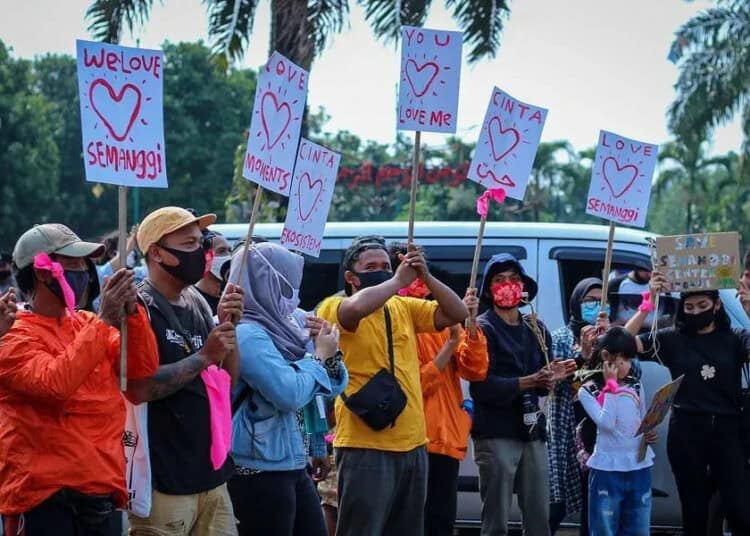Aksi Love Moment Seniman Tangerang