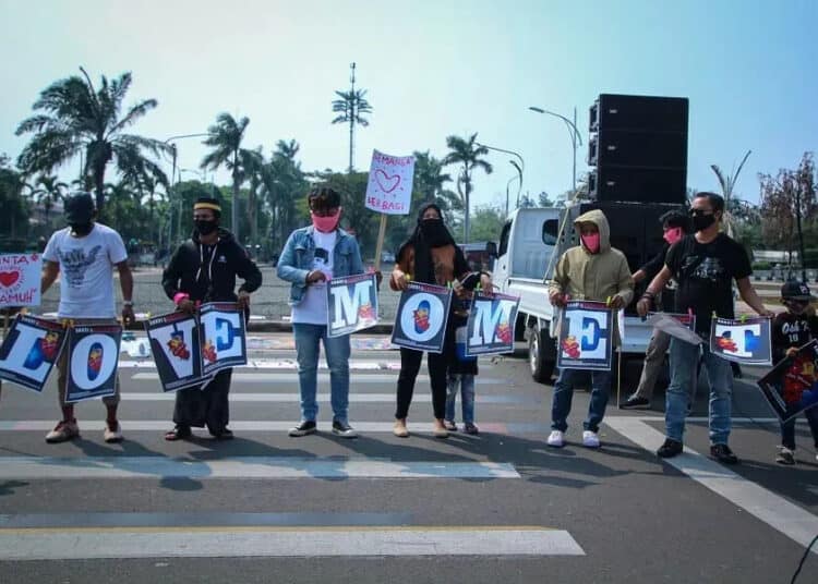 Aksi Love Moment Seniman Tangerang