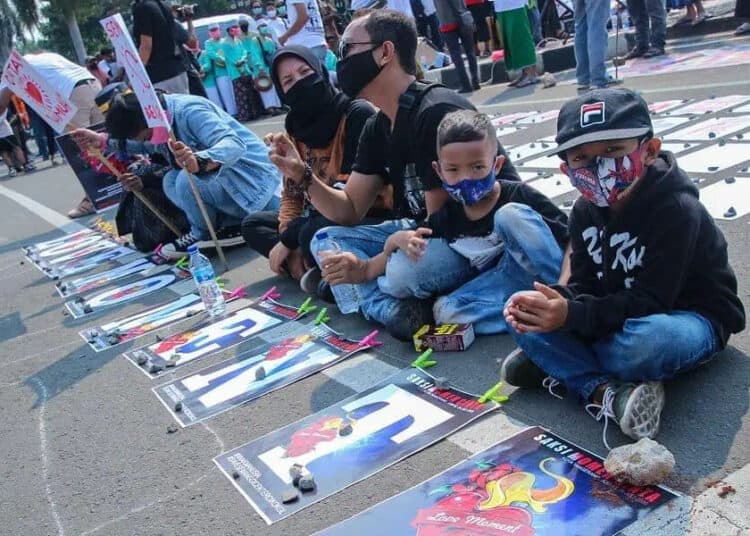 Aksi Love Moment Seniman Tangerang