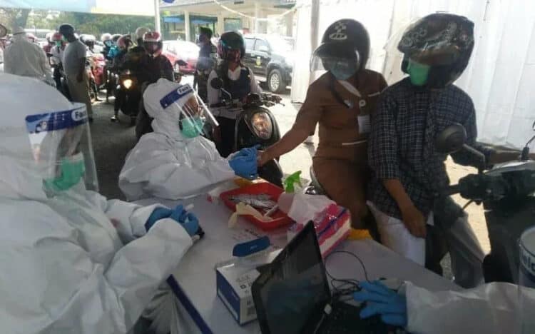 Ratusan Pengendara di Lebak Terjaring Rapid Test Drive Thru