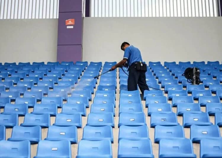Jaga Jarak di Sport Center Kelapa Dua