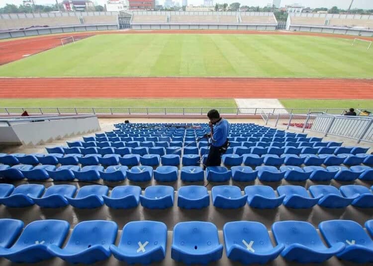 Jaga Jarak di Sport Center Kelapa Dua