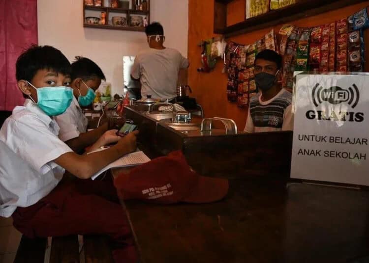 Warkop Sediakan Wifi Gratis untuk Siswa SD