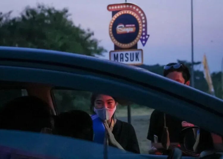 BIOSKOP DRIVE-IN (5)