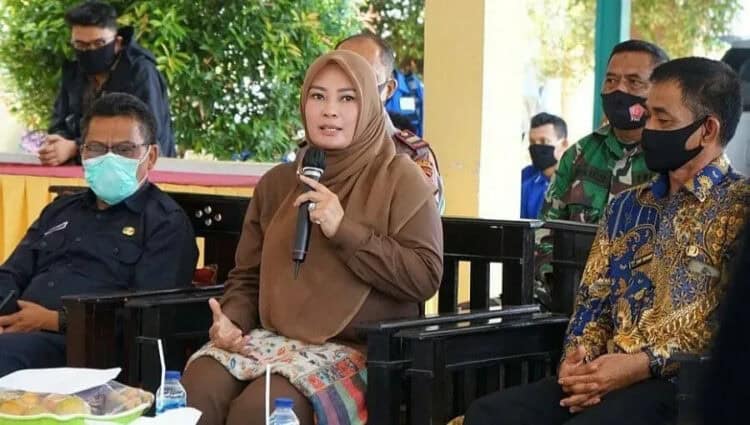 BUPATI IRNA