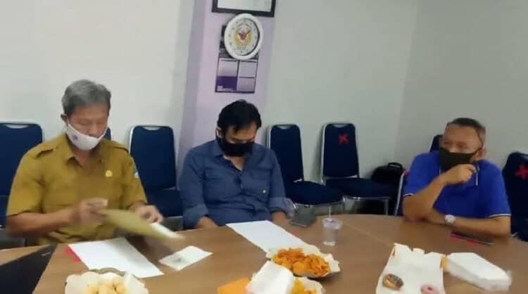 RAPAT KOORDINASI : Bidang Pembinaan Prestasi KONI Kabupaten Tangerang membahas persiapan menghadapi Porprov VI tahun 2020, Selasa (11/8). (ISTIMEWA)