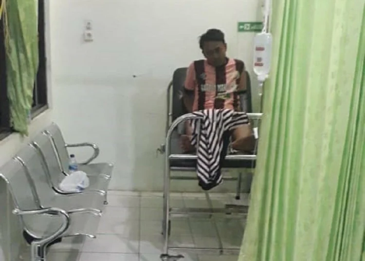DIRAWAT: Sejumlah korban sambaran petir saat dirawat di rumah sakit. Kemarin kondisinya sudah mulai membaik. (MULYANA/SATELIT NEWS)