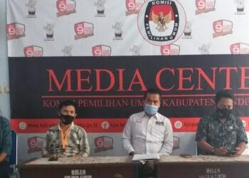 Saat Pendaftaran, KPU Pandeglang Batasi Pengantar Bapaslon