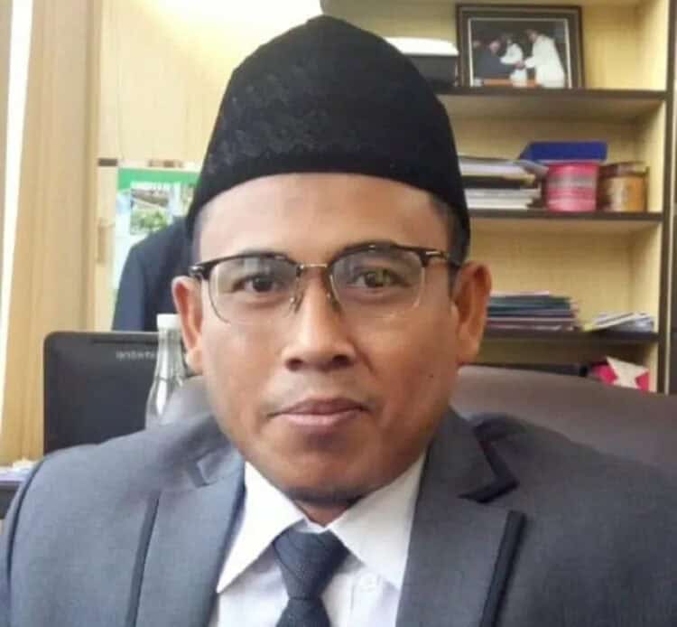 ADUAN SAAT RESES: Wakil Ketua DPRD Kabupaten Serang, Mansur Barmawi. (SIDIK/SATELIT NEWS)