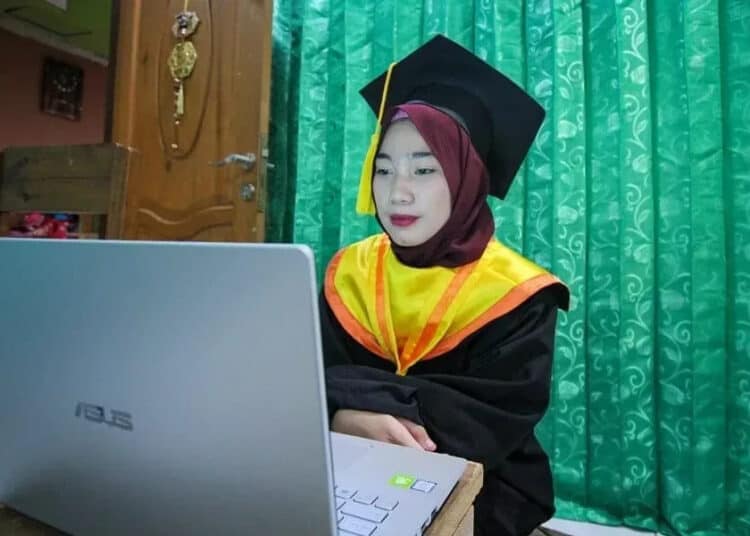 WISUDA VIRTUAL (1)
