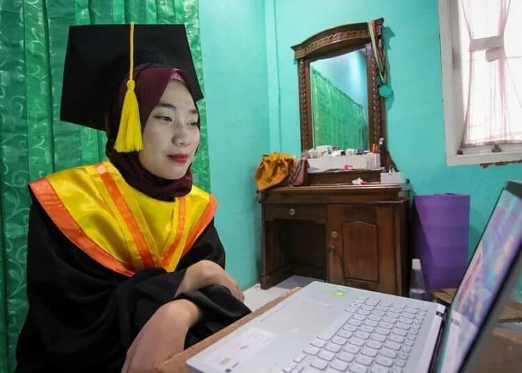 WISUDA VIRTUAL (8)