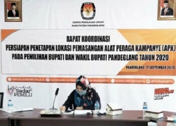 Cegah Covid-19, KPU Pandeglang Tambah APK Paslon