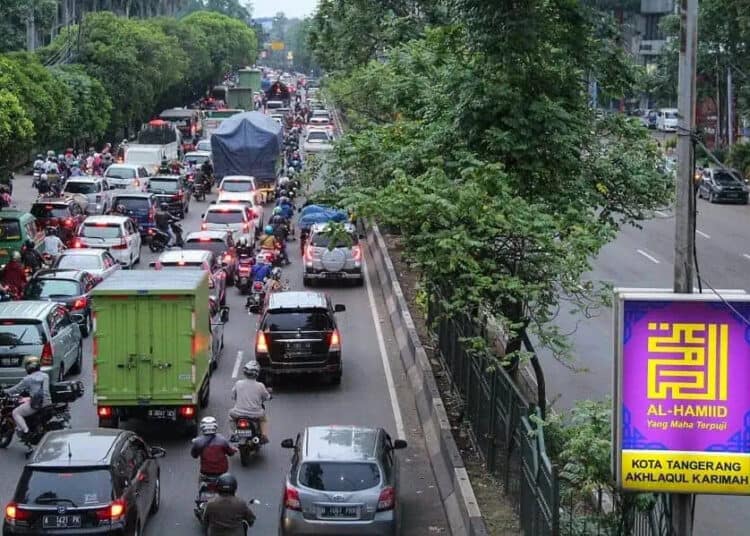 Kemacetan di Jl. MH Thamrin Kota Tangerang