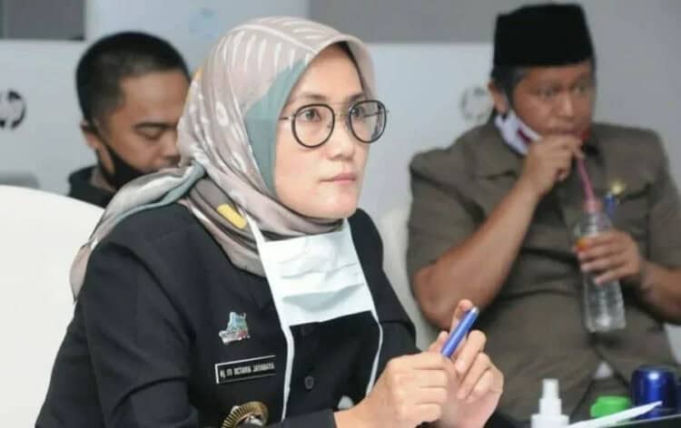 PENGHARGAAN: Bupati Lebak Iti Octavia Jayabaya. (DOK/SATELIT NEWS)