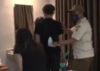 Mahasiswi Kepergok Ngamar dengan Pria Tua