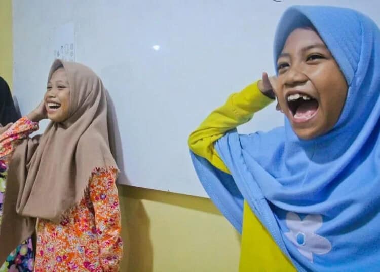 Terapi Tertawa di Rumah Amalia