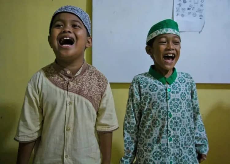 Terapi Tertawa di Rumah Amalia