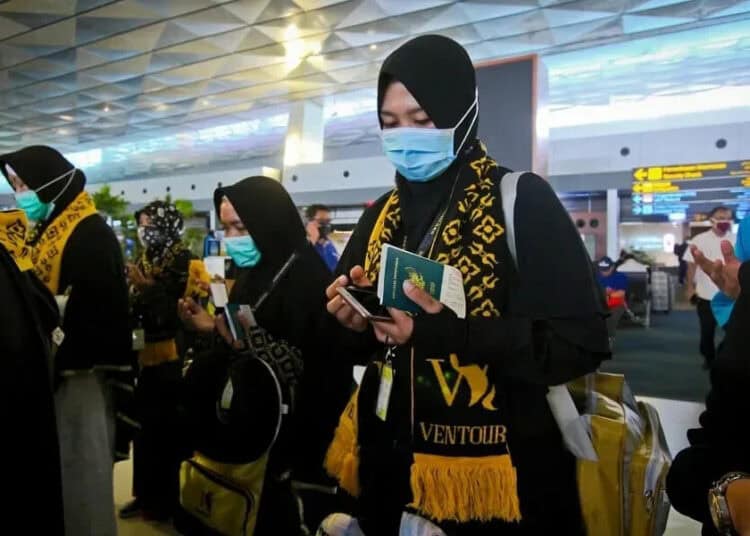 Suasana Keberangkatan Umrah Perdana di Bandara Soetta
