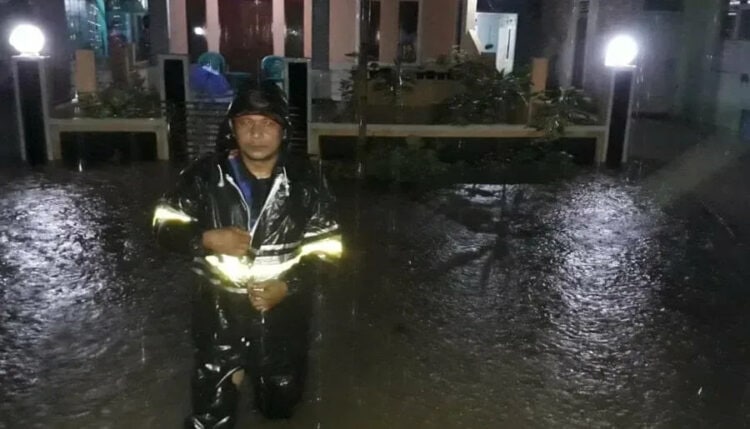 Banjir Rendam Puluhan Rumah