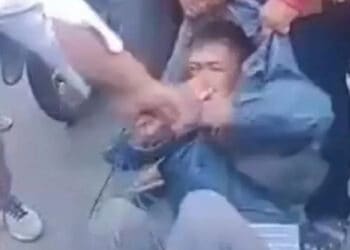 Diteriaki Maling, Dua Pria Dihakimi Warga