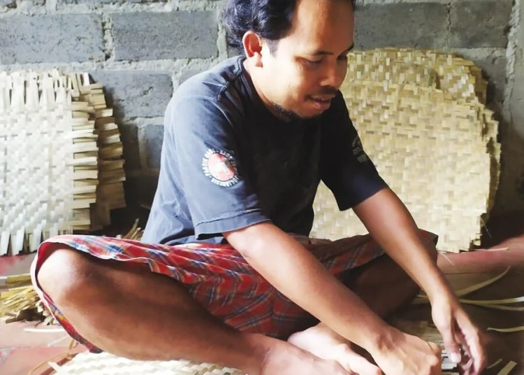 Pengrajin Anyaman Bambu Rancagong Pilih Bertahan